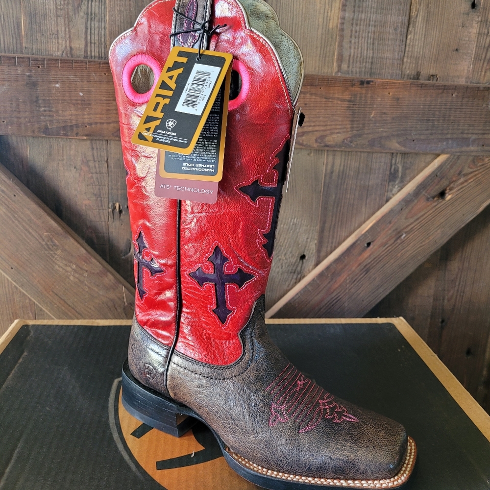 Brand new Ariat square toe leather cross inlay
